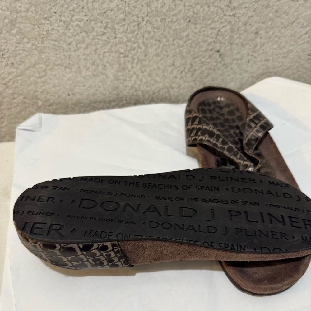 Donald Pliner  Sandals snake print size 8.5 - Picture 10 of 10